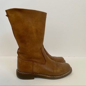 Roots leather rollover boot with crepe sole